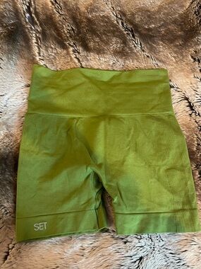 Set active shorts